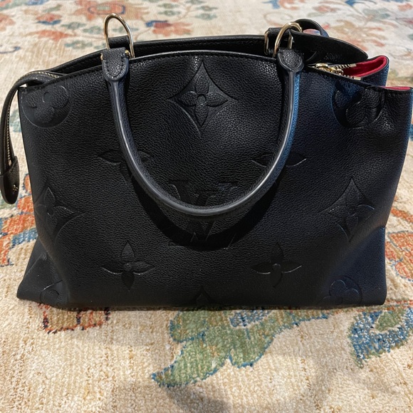 Stylish good quality well made pre-owned leather bag purse black,  made in China - Picture 2 of 13